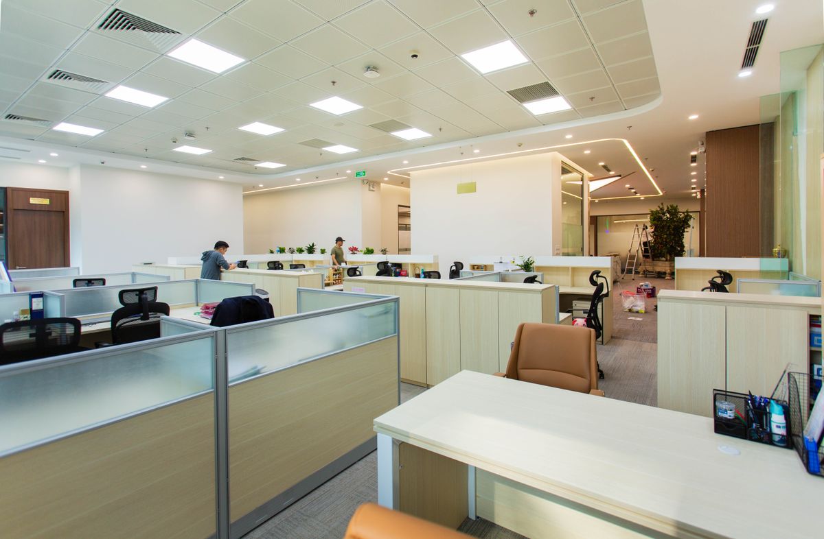 Büroreinigung – moderner Arbeitsplatz